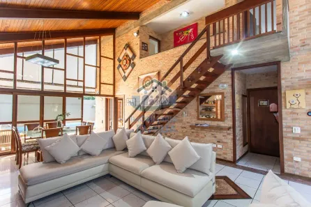Casa com 4 Quartos à venda, 230m² no Praia do Arrastão, São Sebastião