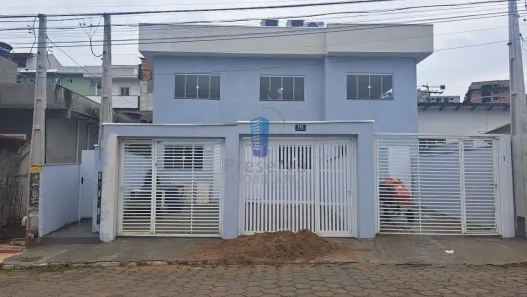 Sobrado com 3 Quartos para alugar, 90m² no Fazenda, Itajaí