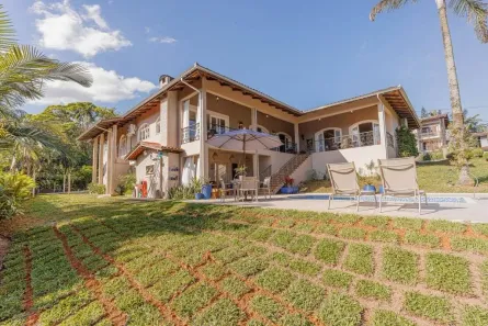 Casa com 6 Quartos à venda, 359m² no Atiradores, Joinville