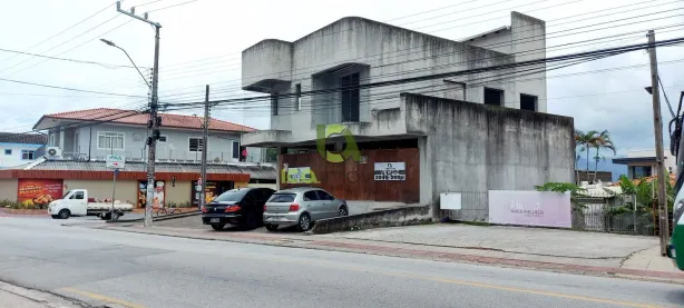 Prédio Comercial com 3 Quartos à venda, 296m² no Fazenda Santo Antônio, São José