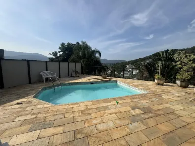 Casa com 4 Quartos à venda, 440m² no Itaipu, Niterói