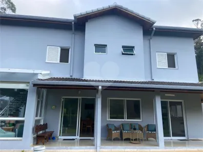 Sobrado com 5 Quartos à venda, 314m² no Fazenda da Ilha, Embu-Guaçu