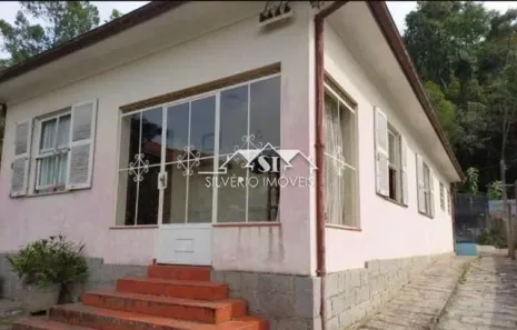 Casa com 4 Quartos à venda, 250m² no Carangola, Petrópolis