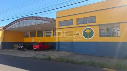 Galpão/Depósito/Armazém para venda ou aluguel, 934m² no Chácara Parollo, São Carlos