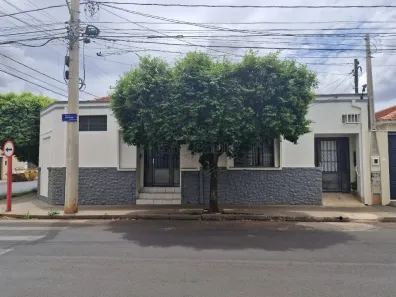 Casa com 2 Quartos à venda, 101m² no Centro, Araraquara