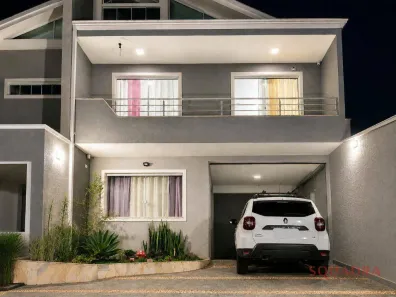 Sobrado com 3 Quartos à venda, 161m² no Santa Cândida, Curitiba