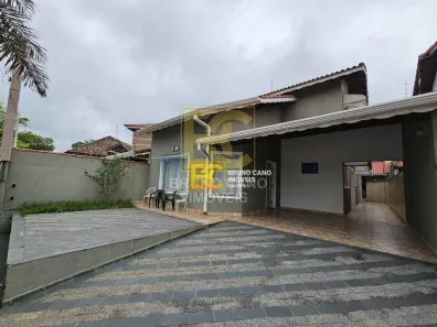Sobrado com 4 Quartos à venda, 185m² no Jardim Icaraiba, Peruíbe