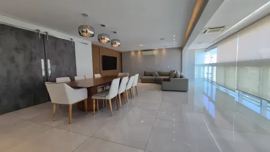 Apartamento com 3 Quartos para alugar, 192m² no Gonzaga, Santos