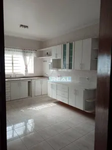 Casa com 3 Quartos para alugar, 240m² no Jardim Fortaleza, Paulínia