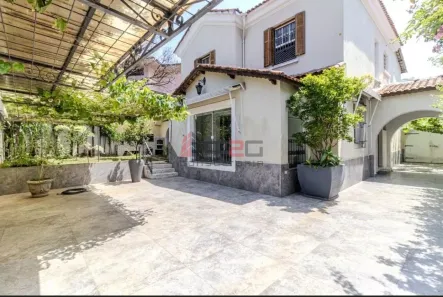 Casa com 3 Quartos à venda, 300m² no Pacaembu, São Paulo