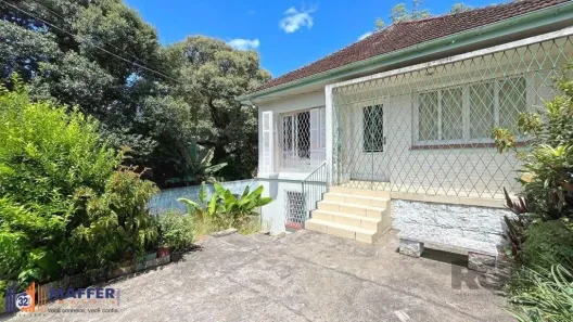 Casa com 4 Quartos à venda, 300m² no Teresópolis, Porto Alegre