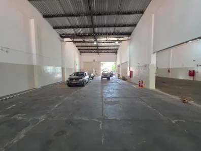 Galpão/Depósito/Armazém para alugar, 700m² no Minas Gerais, Uberlândia