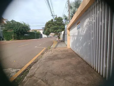 Casa com 2 Quartos à venda, 161m² no Petrópolis, Londrina