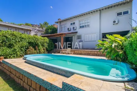 Casa com 4 Quartos para venda ou aluguel, 233m² no Três Figueiras, Porto Alegre