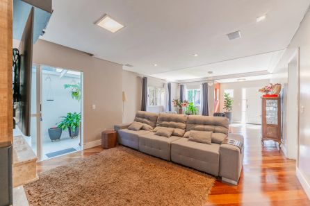 Casa de Condomínio com 4 Quartos à venda, 256m² no Butiatuvinha, Curitiba