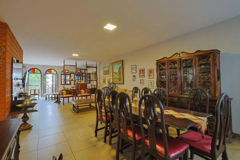 Casa com 6 quartos — Serra, Belo Horizonte