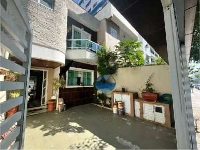 Casa com 4 Quartos à venda, 159m² no Embaré, Santos