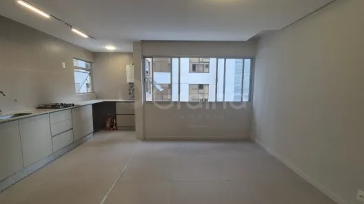 Apartamento com 2 Quartos à venda, 74m² no Centro, Florianópolis
