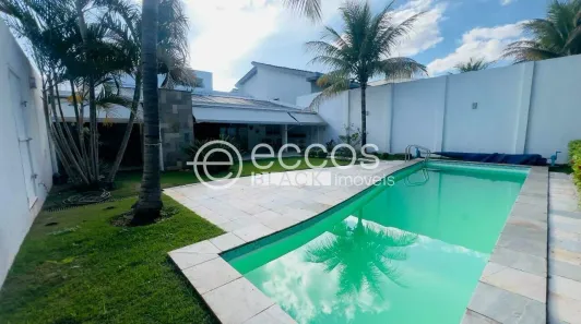 Casa com 4 Quartos à venda, 337m² no Jardim Colina, Uberlândia