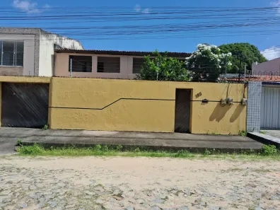 Casa com 3 Quartos à venda, 576m² no Itaperi, Fortaleza
