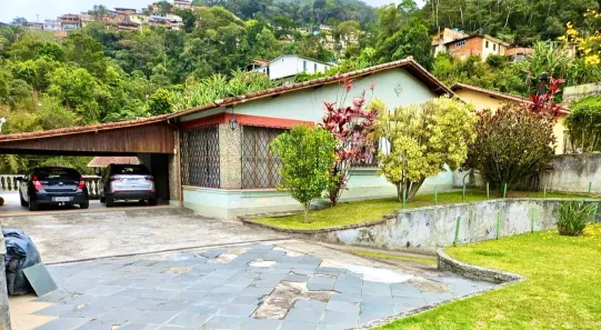 Casa com 3 Quartos à venda, 400m² no Quissama, Petrópolis