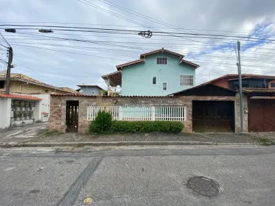 Casa com 3 Quartos à venda, 90m² no Extensão do Bosque, Rio das Ostras