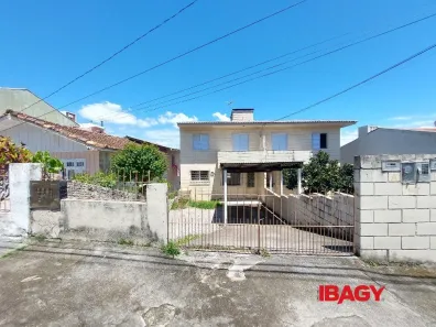 Casa com 2 Quartos para alugar, 73m² no Capoeiras, Florianópolis