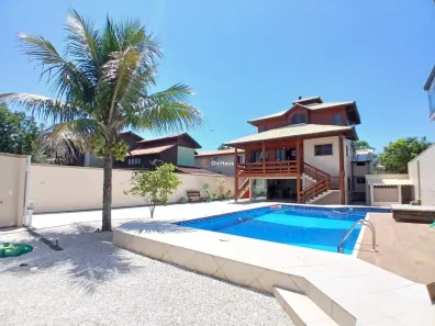 Casa com 3 Quartos para alugar, 264m² no Campeche, Florianópolis