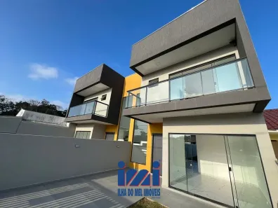 Sobrado com 3 Quartos à venda, 150m² no , Guaratuba