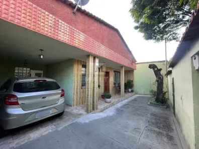 Casa com 3 Quartos à venda, 209m² no Barreiro, Belo Horizonte