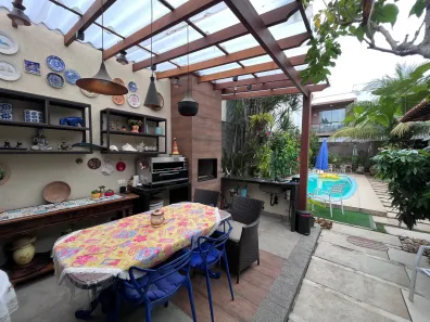 Casa com 4 Quartos à venda, 530m² no Camboinhas, Niterói