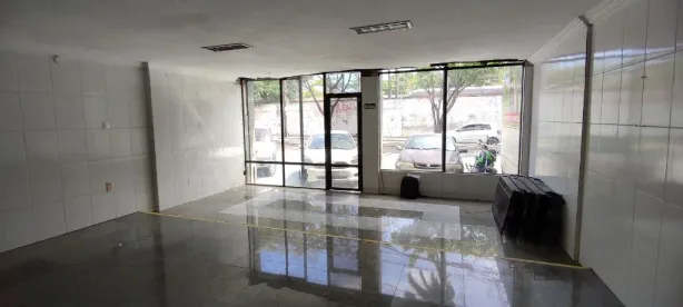 Prédio Comercial à venda, 350m² no Parque Araxá, Fortaleza