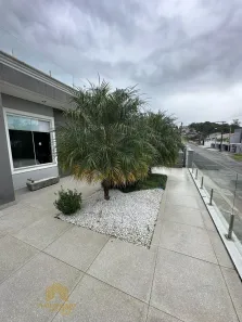 Casa com 5 Quartos à venda, 300m² no Santa Catarina, Joinville