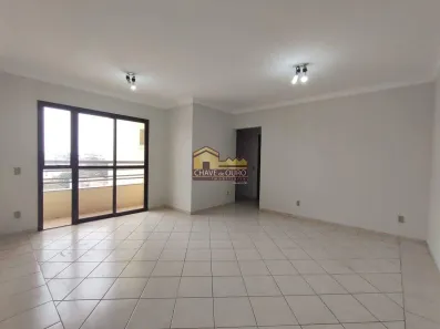 Apartamento com 3 Quartos para alugar, 109m² no São Benedito, Uberaba