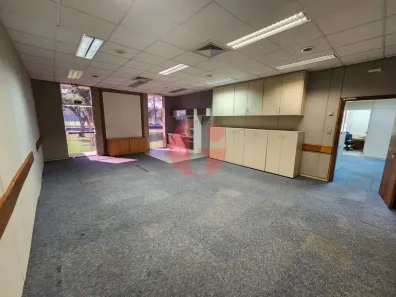 Sala Comercial para alugar, 940m² no Jardim das Indústrias, São José dos Campos