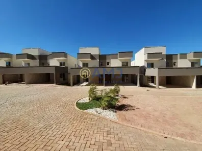 Sobrado com 3 Quartos à venda, 160m² no Goiânia 2, Goiânia