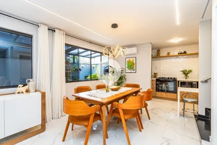 Casa de Condomínio com 3 Quartos à venda, 132m² no São Lourenço, Curitiba