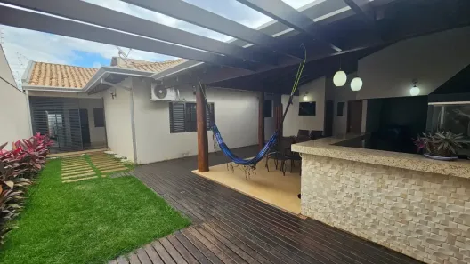 Casa com 4 Quartos à venda, 220m² no Carandá Bosque, Campo Grande