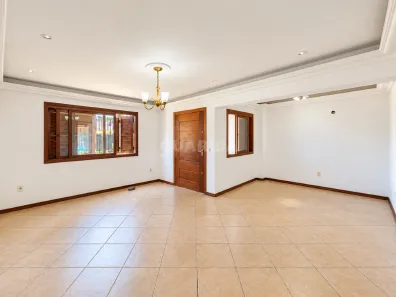 Casa com 5 Quartos para alugar, 300m² no Espírito Santo, Porto Alegre