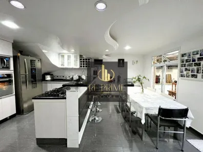 Sobrado com 4 Quartos à venda, 260m² no Jardim Virginia Bianca, São Paulo