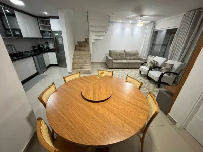 Sobrado com 3 Quartos à venda, 109m² no Novo Mundo, Curitiba
