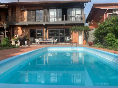 Casa com 4 Quartos à venda, 530m² no Itacorubi, Florianópolis