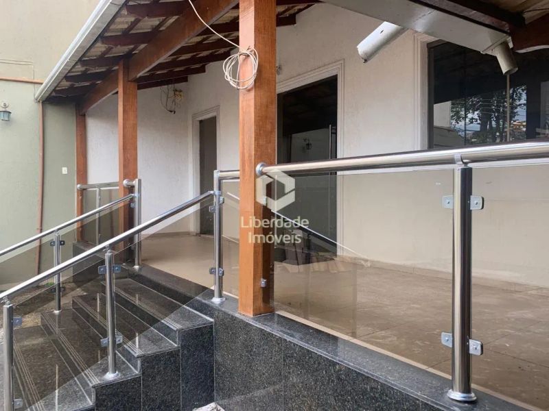 Casa com 4 quartos — Alto Caiçaras, Belo Horizonte