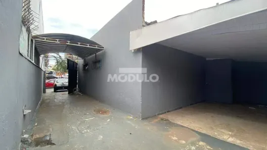 Ponto Comercial para alugar, 200m² no Lagoinha, Uberlândia
