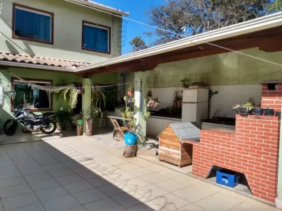 Casa com 3 Quartos à venda, 241m² no Colonial, Contagem