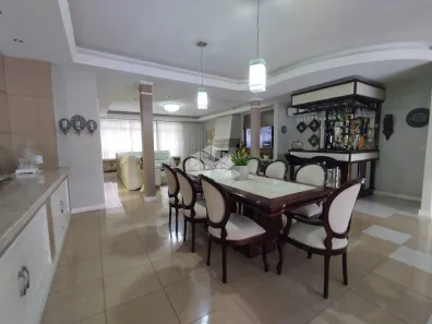 Casa com 4 Quartos à venda, 333m² no Patronato, Santa Maria