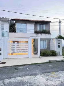 Casa com 3 Quartos à venda, 223m² no Ano Bom, Barra Mansa