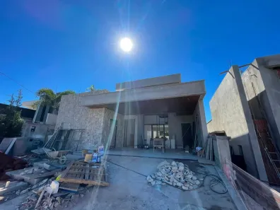 Casa de Condomínio com 3 Quartos à venda, 185m² no Jardins Nápoles, Senador Canedo