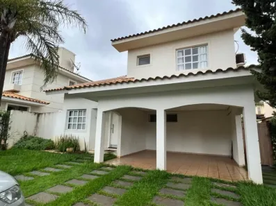 Casa de Condomínio com 3 Quartos à venda, 180m² no Jardins Madri, Goiânia