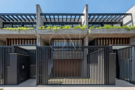 Casa com 3 Quartos à venda, 409m² no Três Figueiras, Porto Alegre